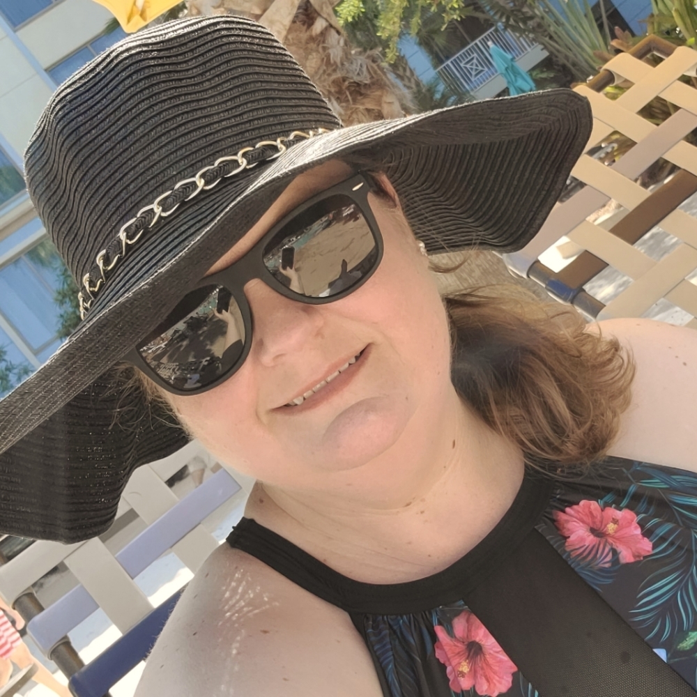 I'm Andrea, I sell a bit of everything - Offers always welcome!